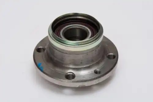 LADA 21100310401400 - ступица колеса задн. в сб.