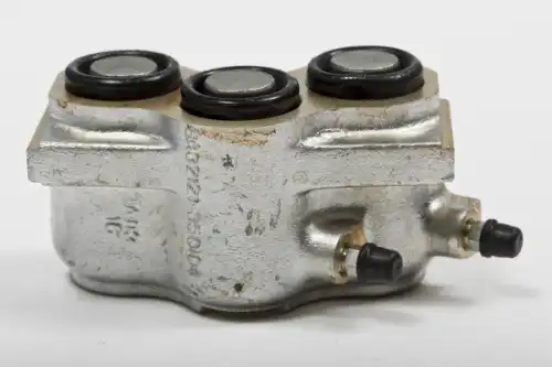 LADA 21210350117900 - цилиндр тормозной передний лев.