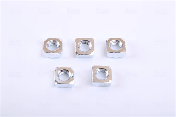 NISSENS 67610 - Радиатор охлаждения