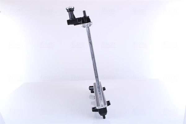 NISSENS 67610 - Радиатор охлаждения