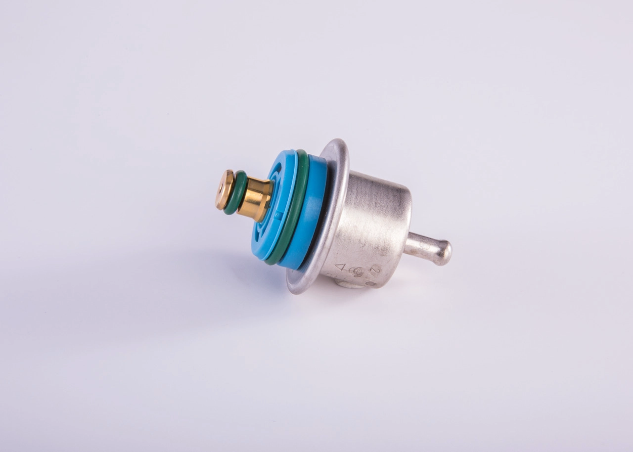 BOSCH 0 280 160 585 - Регулятор давления топлива