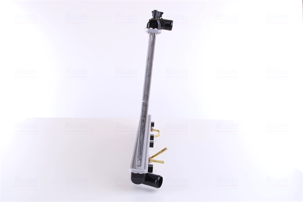 NISSENS 67023 - Радиатор охлаждения