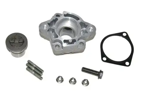 IVECO 504189626 - опора насоса масляного