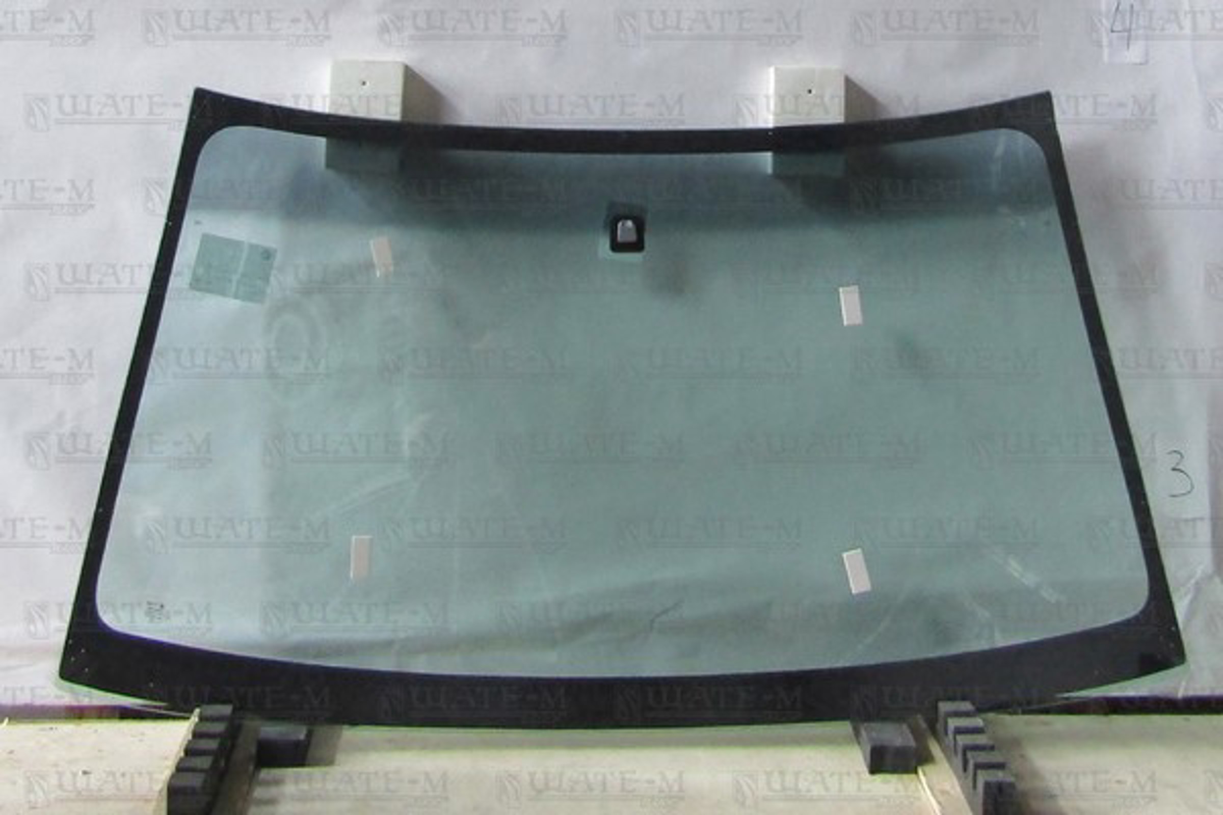 Стекло лобовое