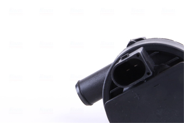 NISSENS 831077 - Водяной насос, охлаждение двигателя ** FIRST FIT **