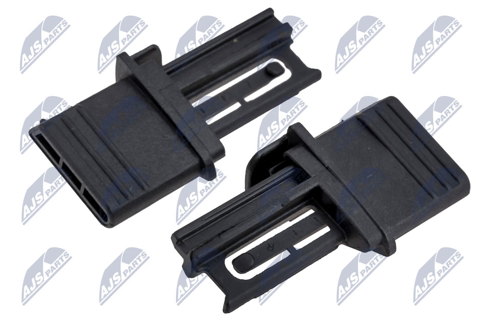 Шторка багажника