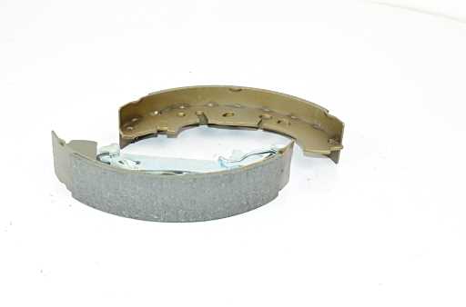 BSG BSG 25-205-001 - Барабанные колодки